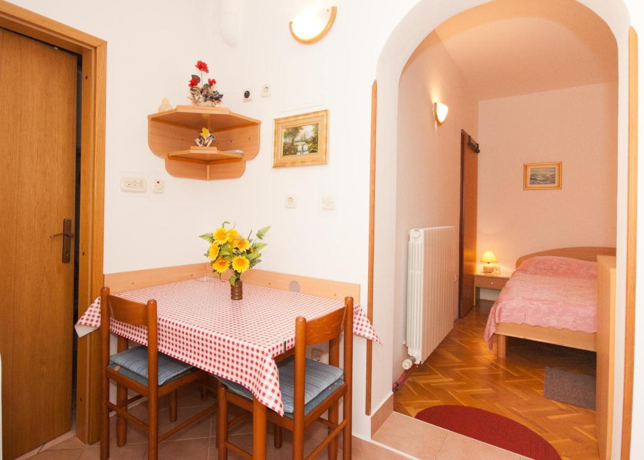 Apartment Anica Baška Exteriör bild