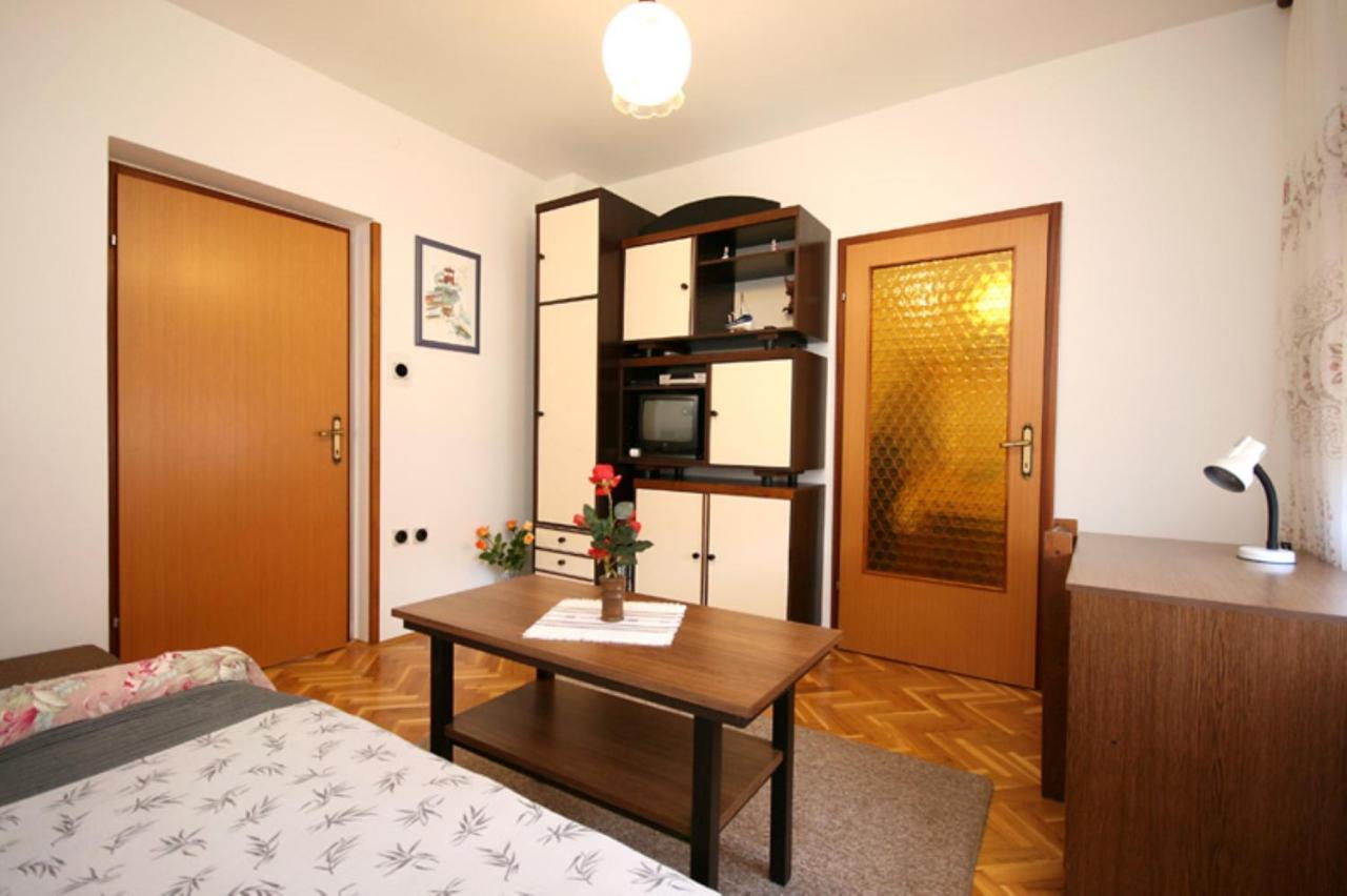 Apartment Anica Baška Exteriör bild